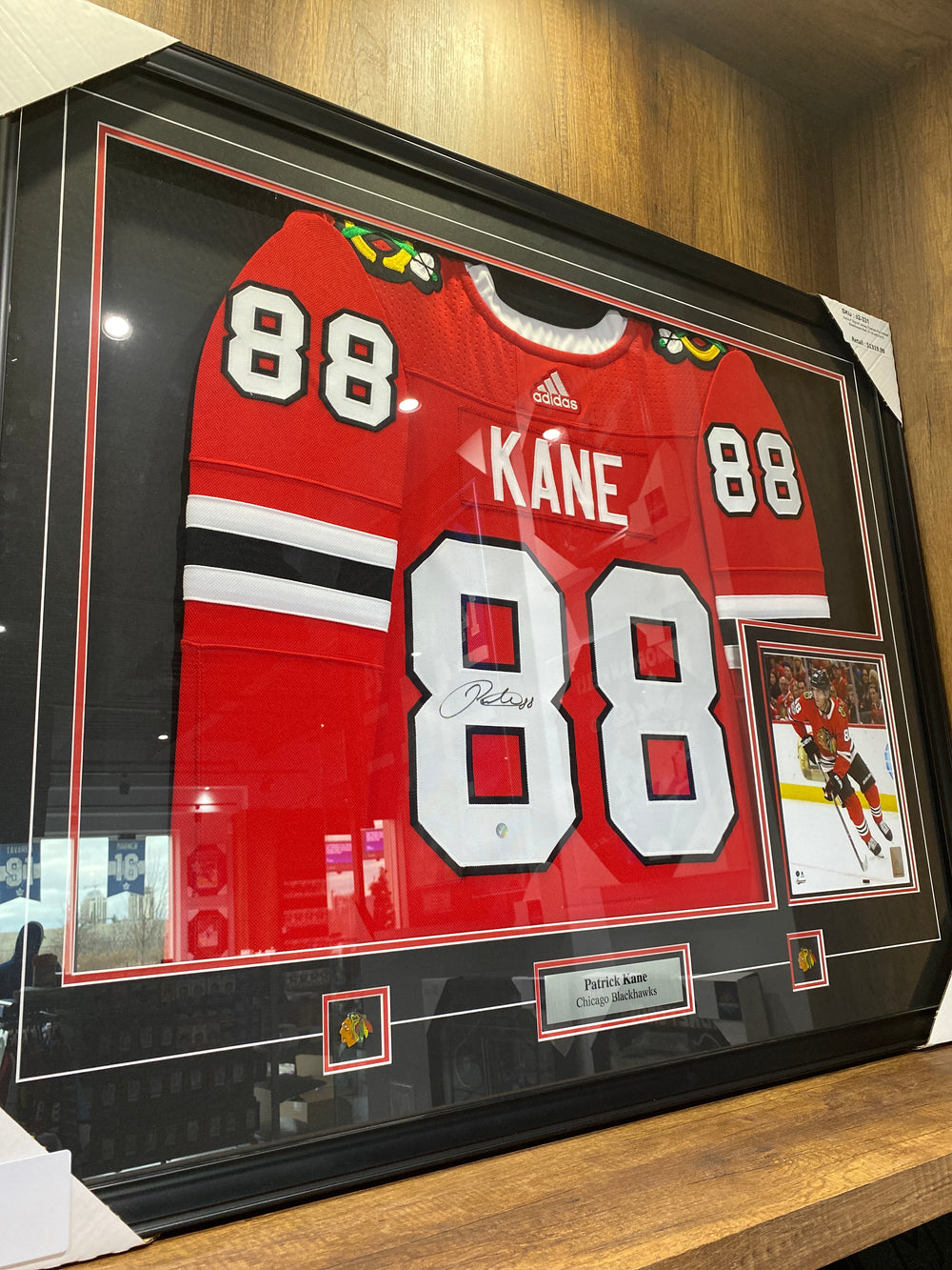 Patrick Kane signed framed Jersey 19/20 Season