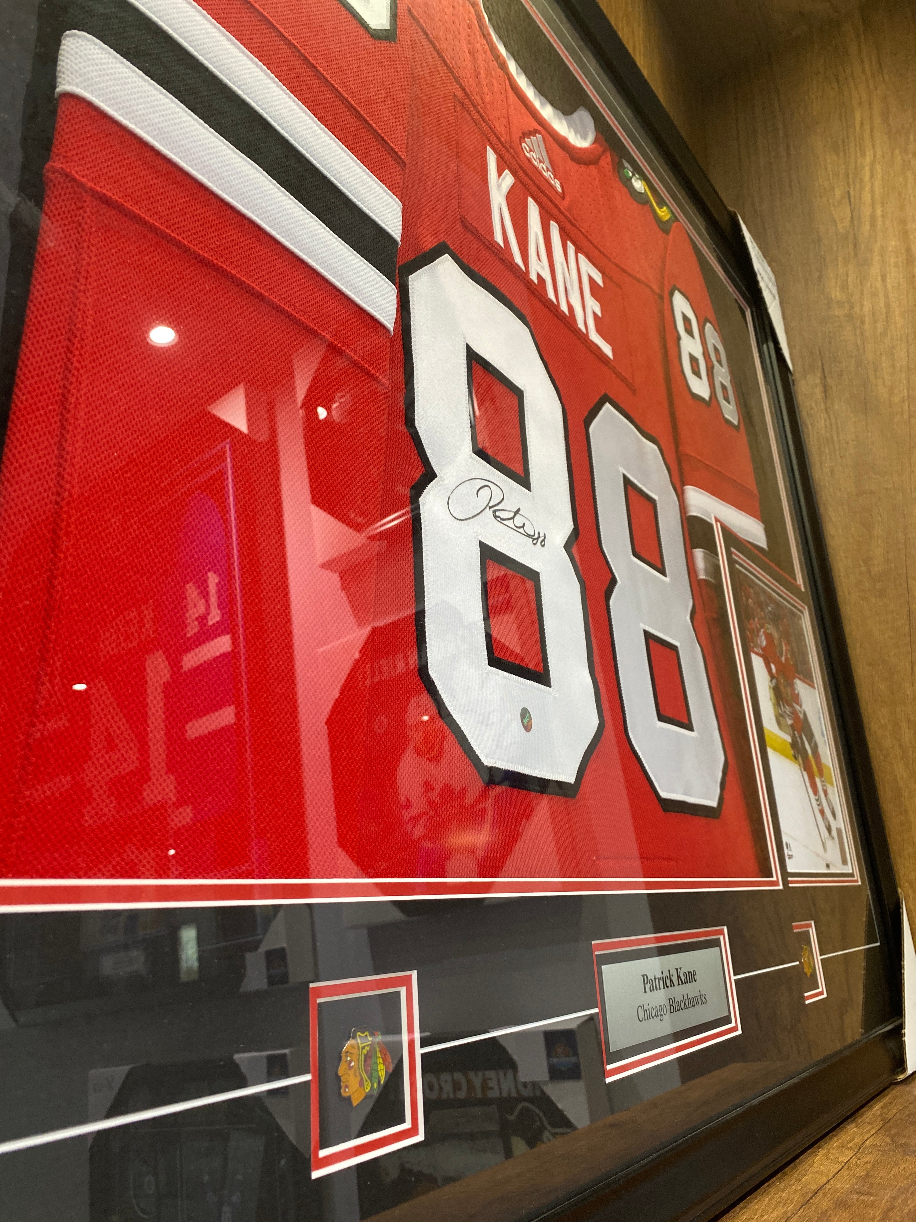 Patrick Kane signed framed Jersey 19/20 Season