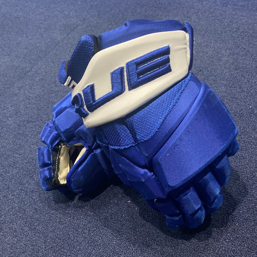 Mitch Marner Game Used Catalyst Gloves 2020/21