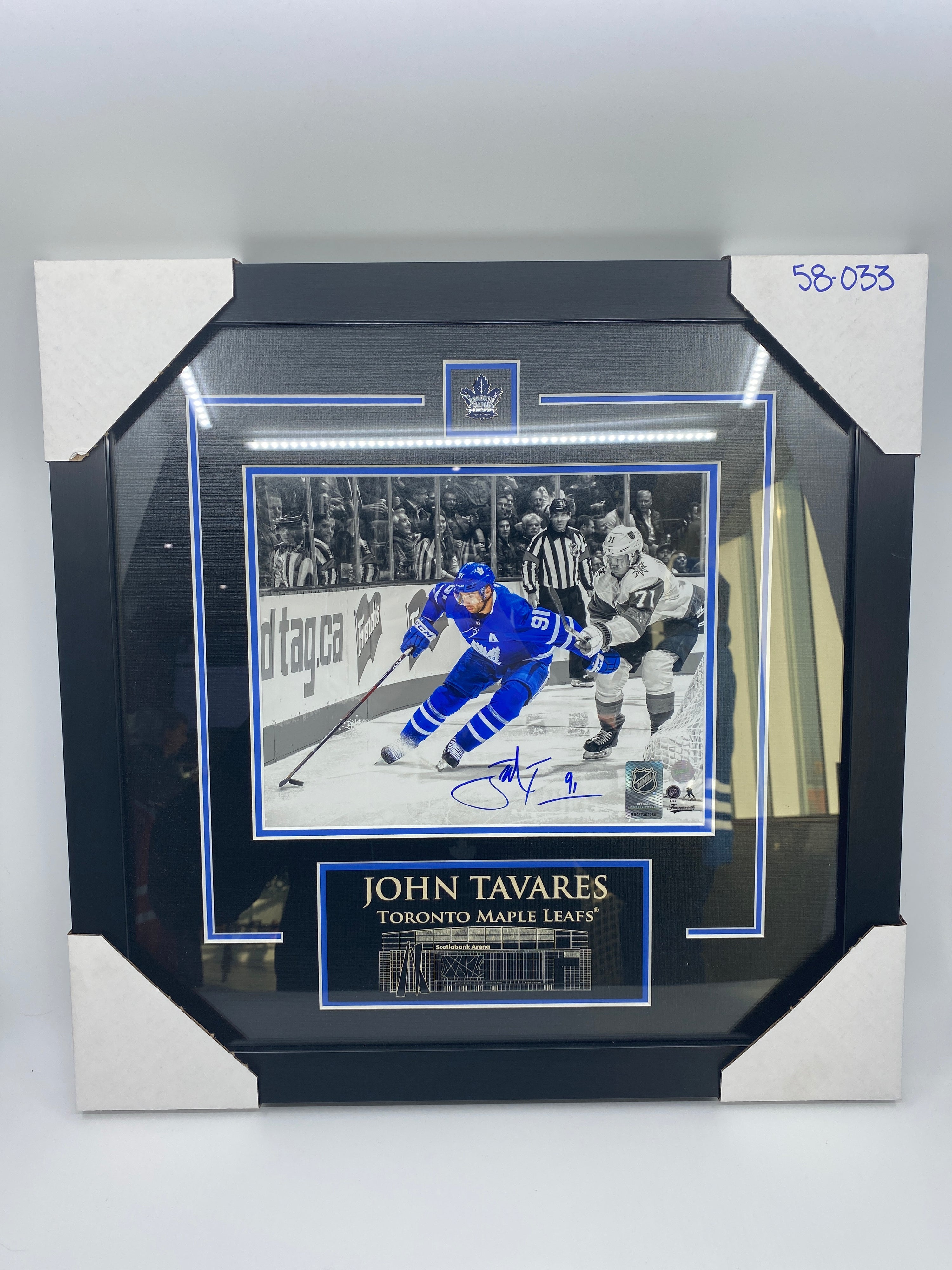 Tavares,J Signed 8x10 Etched Mat Maple Leafs Spotlight vs Vegas-H